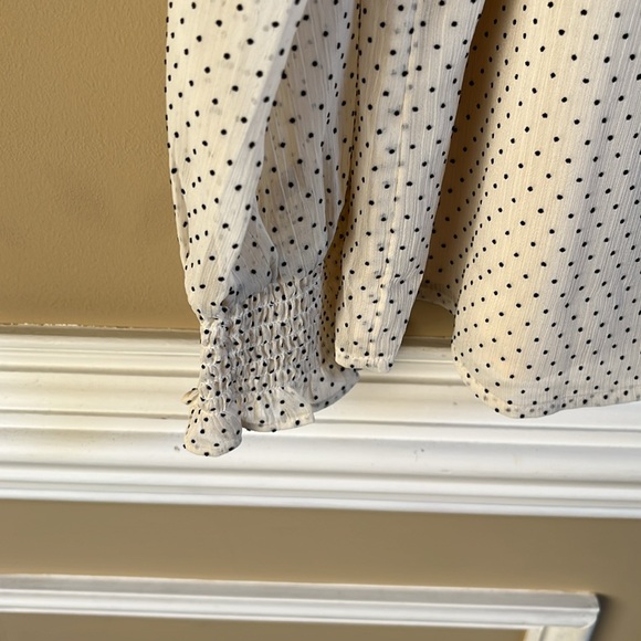 Beautiful top from Loft! - Picture 4 of 6